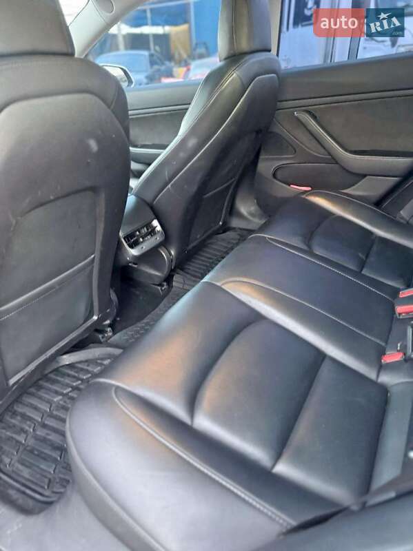 Седан Tesla Model 3 2019 в Полтаві