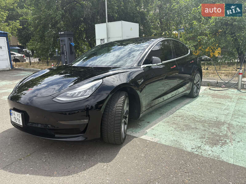 Седан Tesla Model 3 2019 в Киеве