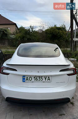 Tesla Model 3 2024