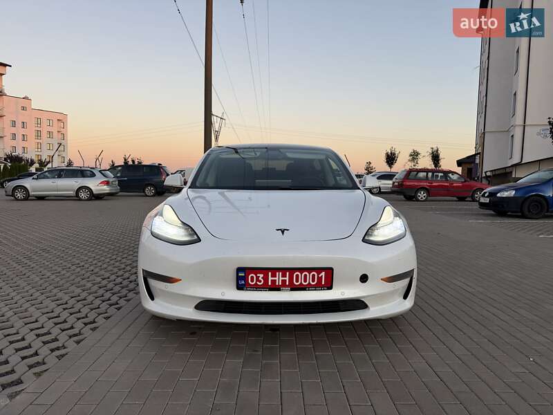 Седан Tesla Model 3 2020 в Луцьку
