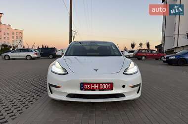 Седан Tesla Model 3 2020 в 