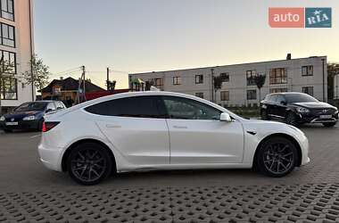 Седан Tesla Model 3 2020 в 