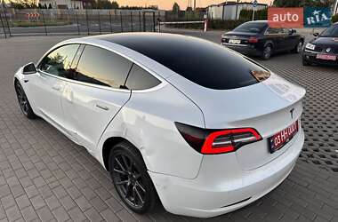 Седан Tesla Model 3 2020 в 