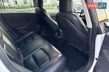 Седан Tesla Model 3 2020 в 