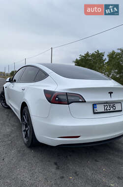 Седан Tesla Model 3 2021 в 