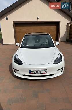 Седан Tesla Model 3 2021 в 