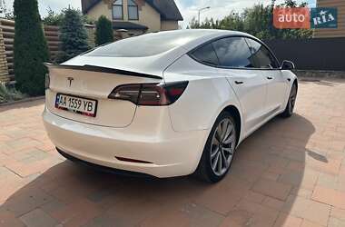 Седан Tesla Model 3 2021 в 