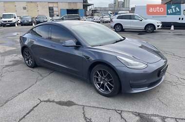 Седан Tesla Model 3 2022 в Киеве