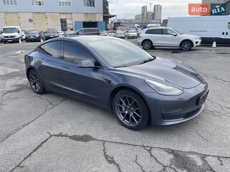 Tesla Model 3 2022