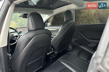 Седан Tesla Model 3 2021 в 