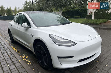 Седан Tesla Model 3 2019 в 