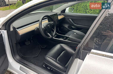 Седан Tesla Model 3 2019 в 