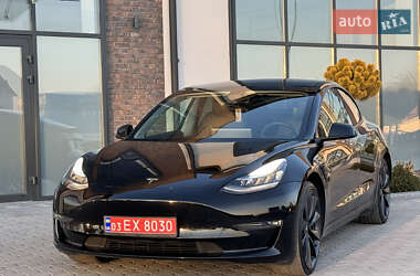 Седан Tesla Model 3 2019 в 