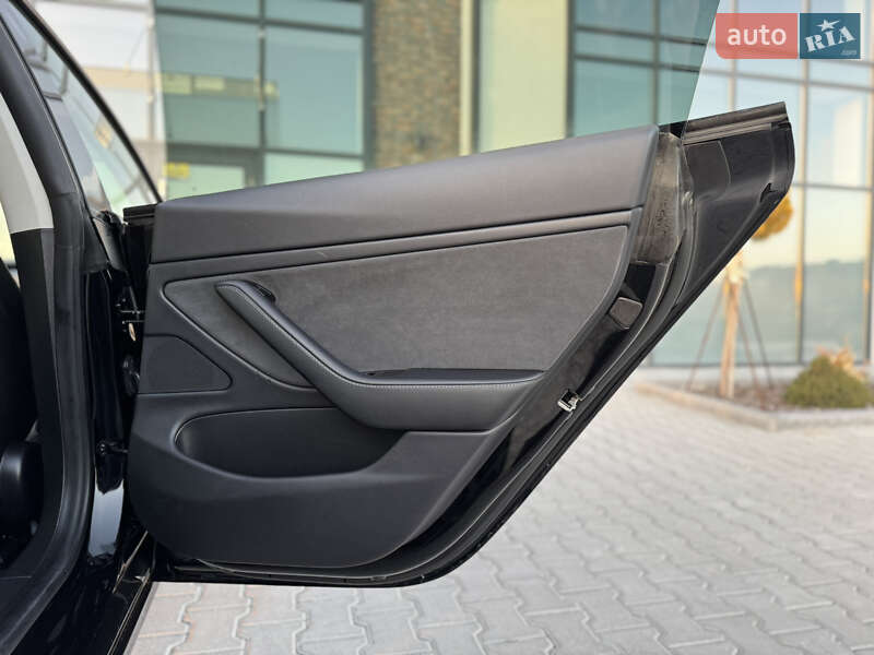Седан Tesla Model 3 2019 в Тернополі фото 53 Седан Tesla Model 3 2019 в Тернополі