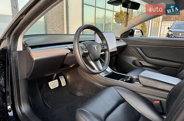 Седан Tesla Model 3 2019 в 