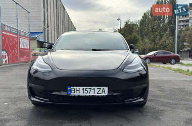 Седан Tesla Model 3 2018 в 