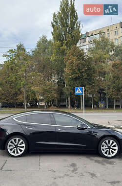 Седан Tesla Model 3 2018 в 