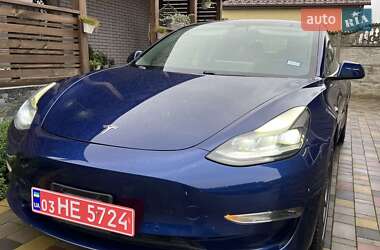 Седан Tesla Model 3 2022 в 