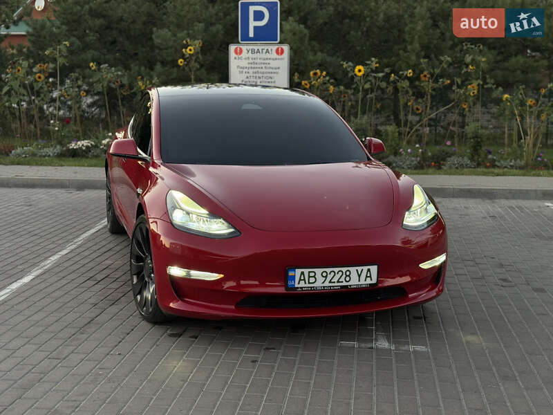 Седан Tesla Model 3 2022 в Вінниці