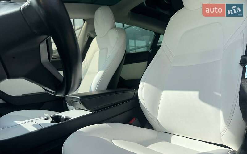 Седан Tesla Model 3 2019 в Ивано-Франковске
