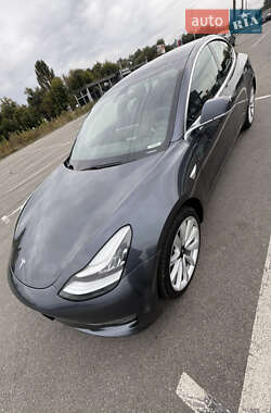 Седан Tesla Model 3 2020 в 