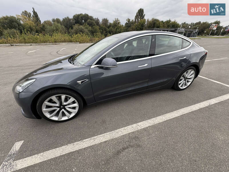 Tesla Model 3 2020