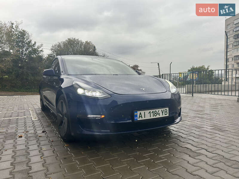 Седан Tesla Model 3 2021 в Фастові