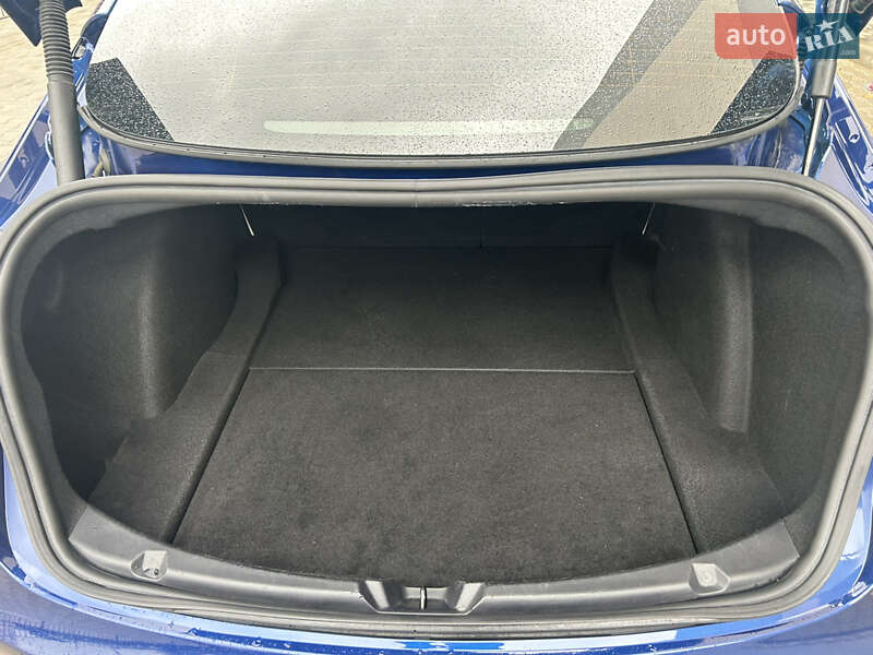 Седан Tesla Model 3 2021 в Фастові
