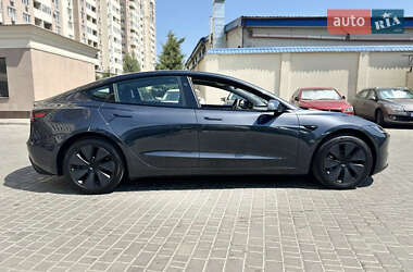 Tesla Model 3 2024