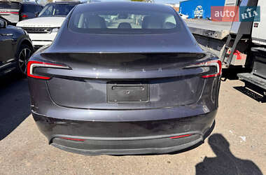 Седан Tesla Model 3 2024 в 