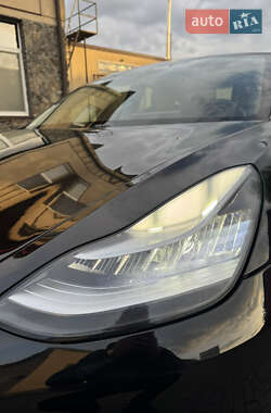 Седан Tesla Model 3 2019 в 
