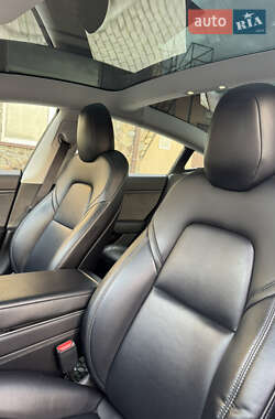 Седан Tesla Model 3 2019 в 