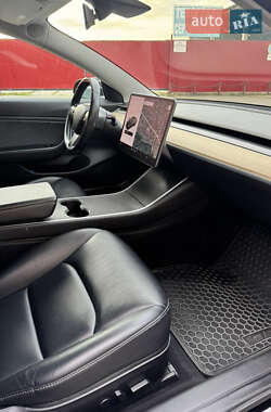 Седан Tesla Model 3 2019 в 