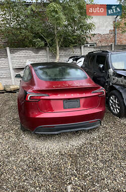 Tesla Model 3 2025
