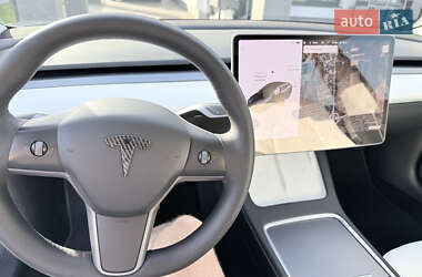 Седан Tesla Model 3 2022 в 