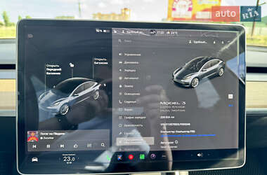 Седан Tesla Model 3 2019 в 