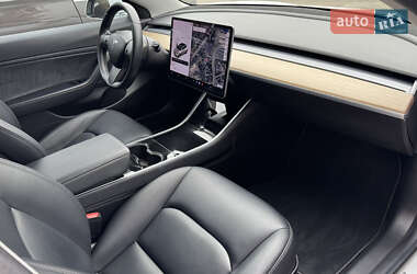 Седан Tesla Model 3 2018 в 