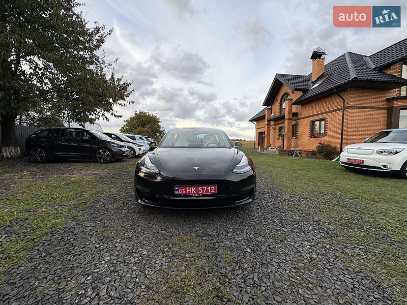 Седан Tesla Model 3 2018 в Луцьку
