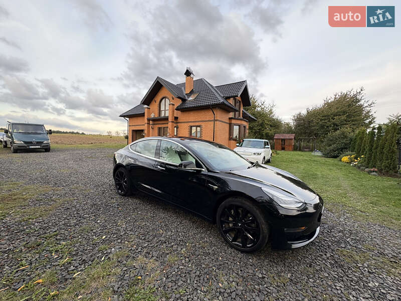 Седан Tesla Model 3 2018 в Луцьку