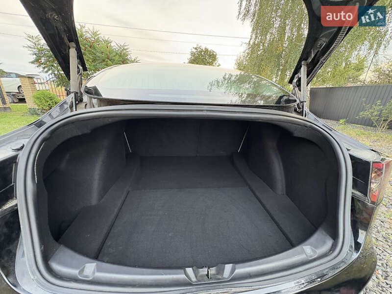 Седан Tesla Model 3 2018 в Луцьку