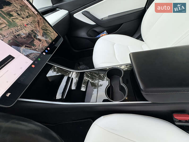 Седан Tesla Model 3 2018 в Луцьку