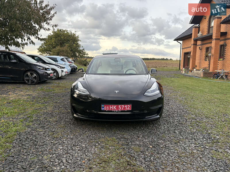 Седан Tesla Model 3 2018 в Луцьку