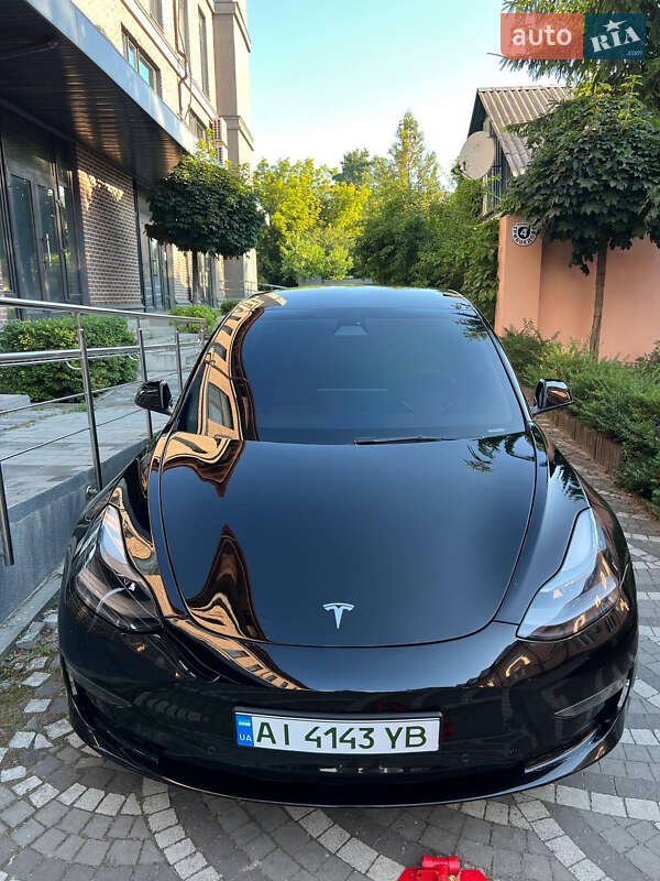 Седан Tesla Model 3 2021 в Ирпене