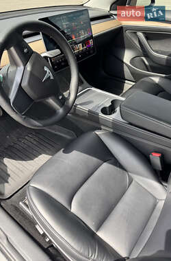 Седан Tesla Model 3 2021 в 