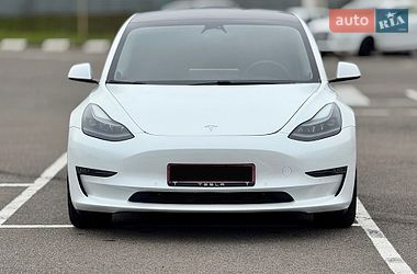 Седан Tesla Model 3 2021 в Ровно