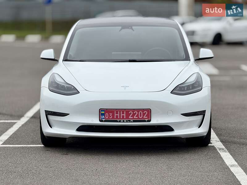 Седан Tesla Model 3 2021 в Рівному