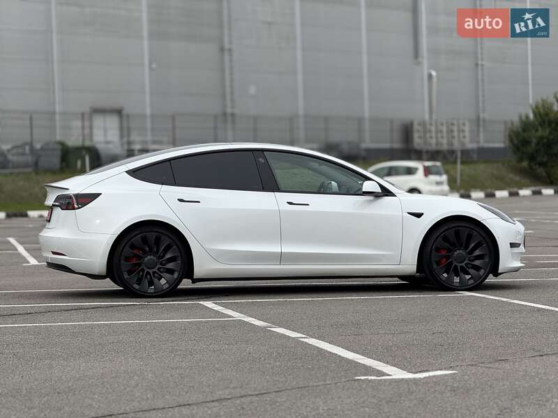 Седан Tesla Model 3 2021 в Рівному
