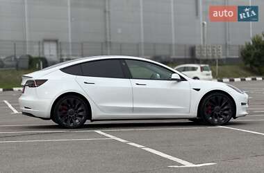 Седан Tesla Model 3 2021 в 
