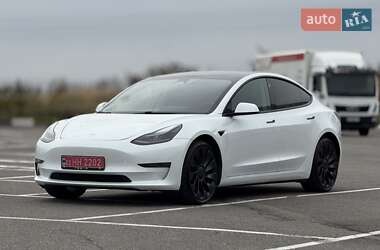 Седан Tesla Model 3 2021 в 