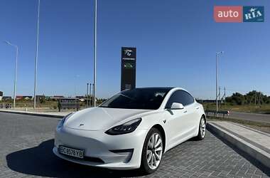 Седан Tesla Model 3 2020 в Буську